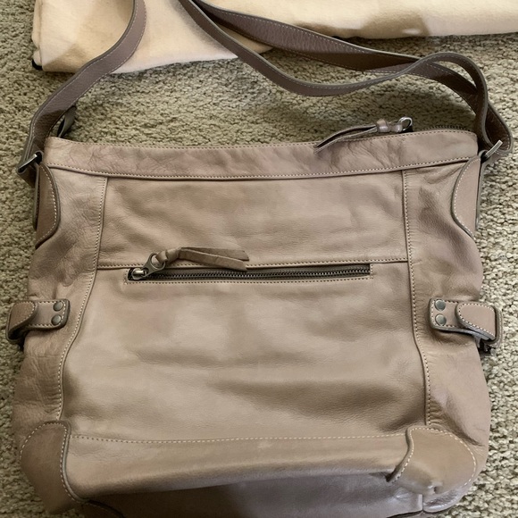 Italian Leather Messenger crossbody from Sabrina with dust cover - Picture 3 of 14